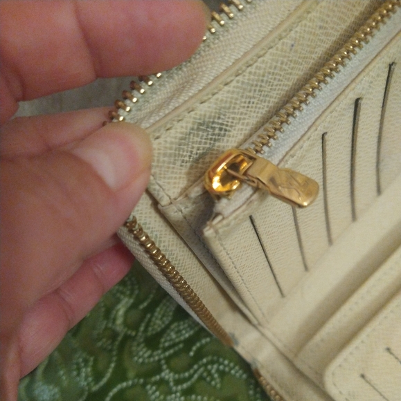 Louis Vuitton Damier Azur Zippy Compact Wallet - Picture 15 of 16